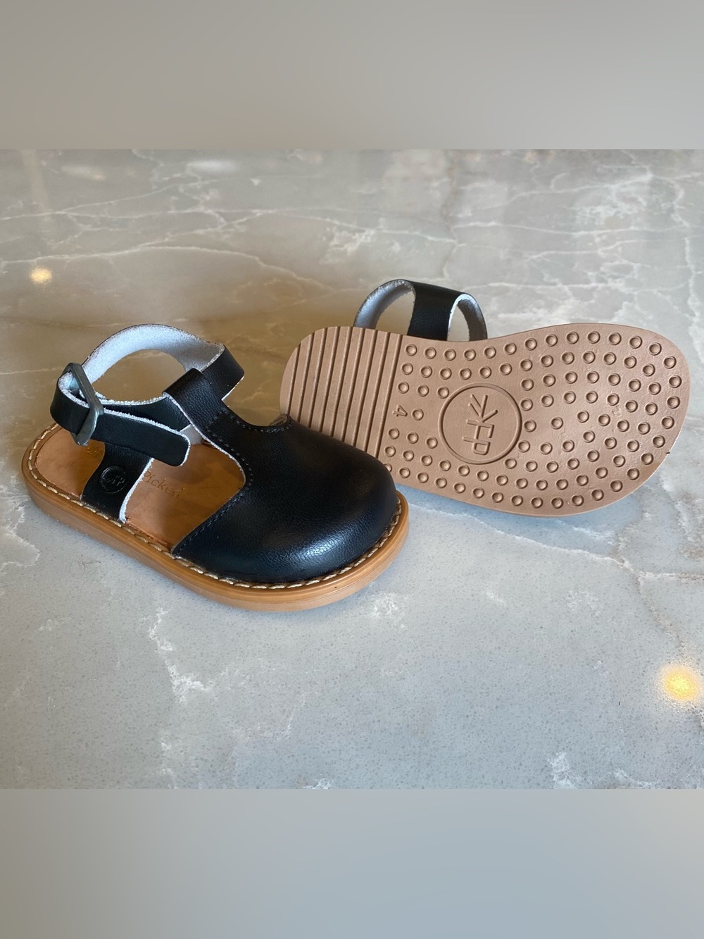 NWOT Freshly Picked Kids Leather Newport Clog in Ebony